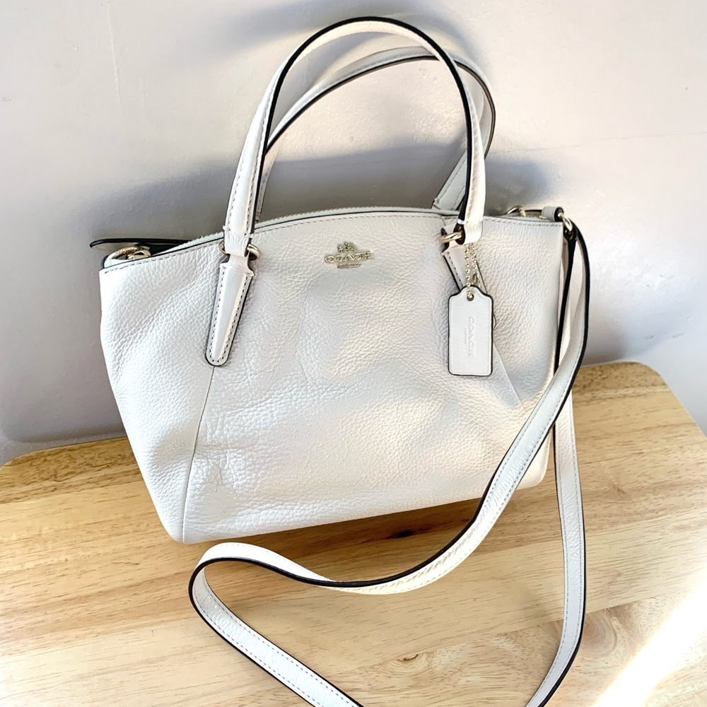 Like New/ Coach White Leather Crossbody Shoulder Bag with handles, Off White
